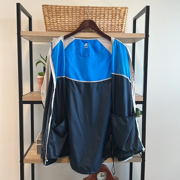 Nike Men's Windrunner Hooded Lightweight Track Sportswear Nylon Jacket L - Picture 11 of 12